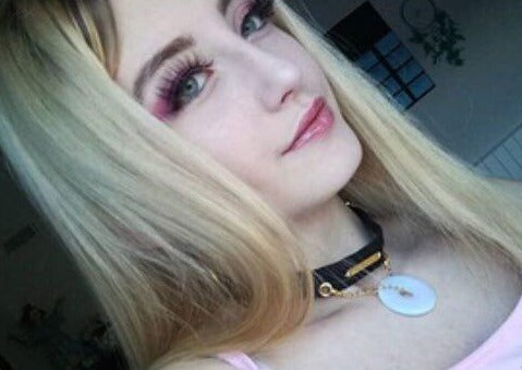 Iridescent Moon-Choker @linapeachy
